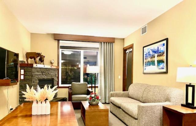 Falcon Crest Lodge 1 Bedroom Condo With Gym & Hot-Tubs & Mountain View Canmore Ngoại thất bức ảnh
