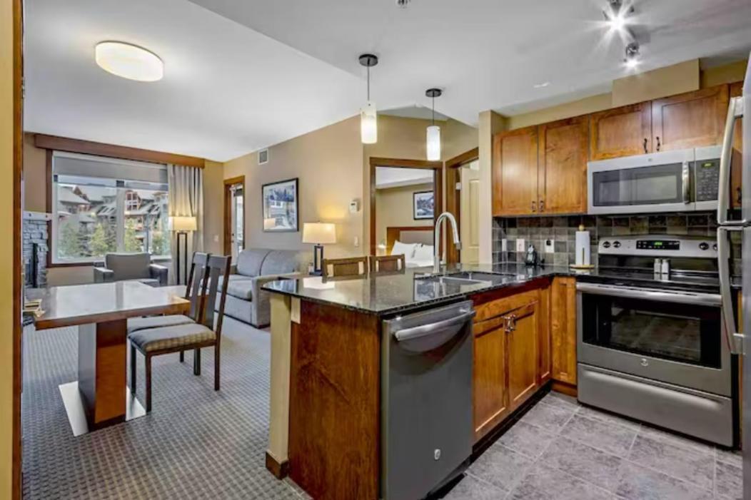 Falcon Crest Lodge 1 Bedroom Condo With Gym & Hot-Tubs & Mountain View Canmore Ngoại thất bức ảnh